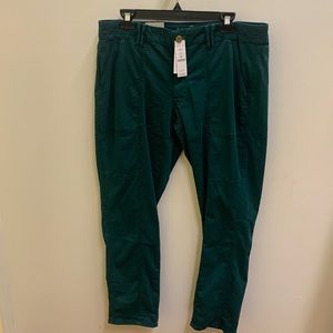 COPY - WHITE HOUSE BLACK MARKET NEW WOMANS PANTS (12R) stretchy beautiful color!